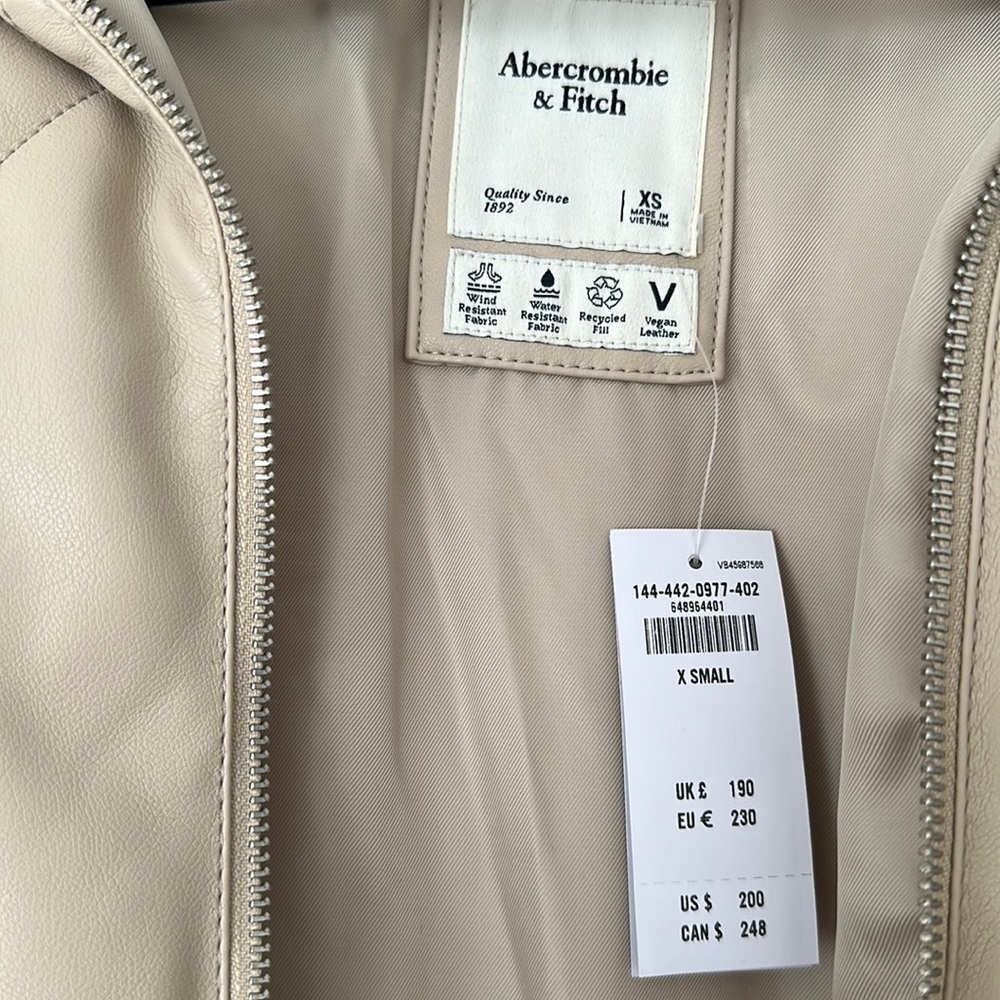 NWT A&F Oversized Vegan Leather Diamond Puffer (Cream, XS) - Picture 4 of 5